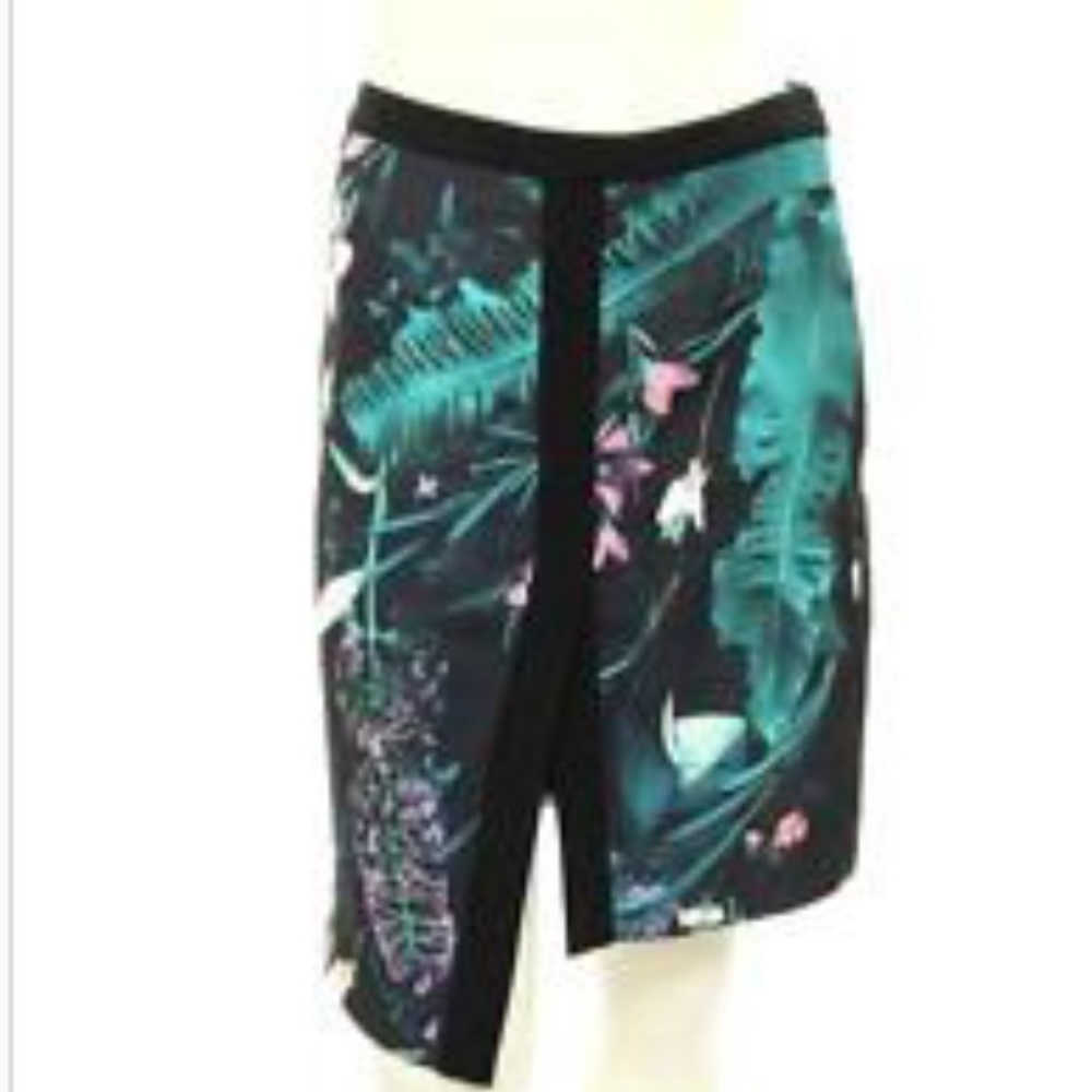 Asymmetric print skirt!
